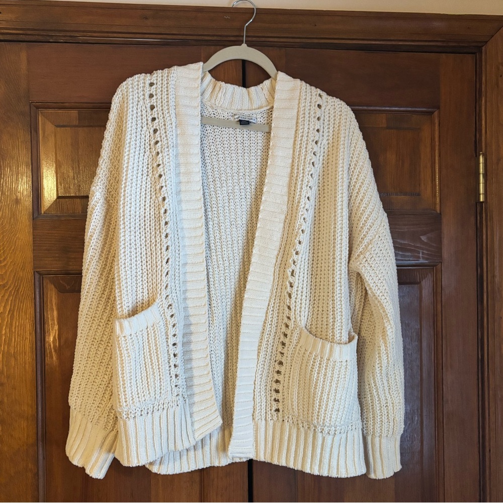 American eagle cardigan with pockets